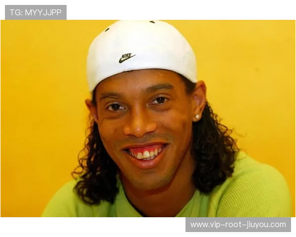 小罗笑容回归，花式过人引全场欢呼